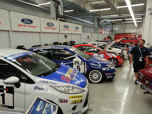 Oldtimer und Motorsport Museum
Classic car and motorsport museum
Muse des voitures anciennes et des sports mcaniques